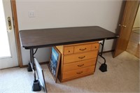 Folding table