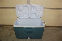 RUBBERMAID COOLER WITH WHEELS- NO SHIPPING