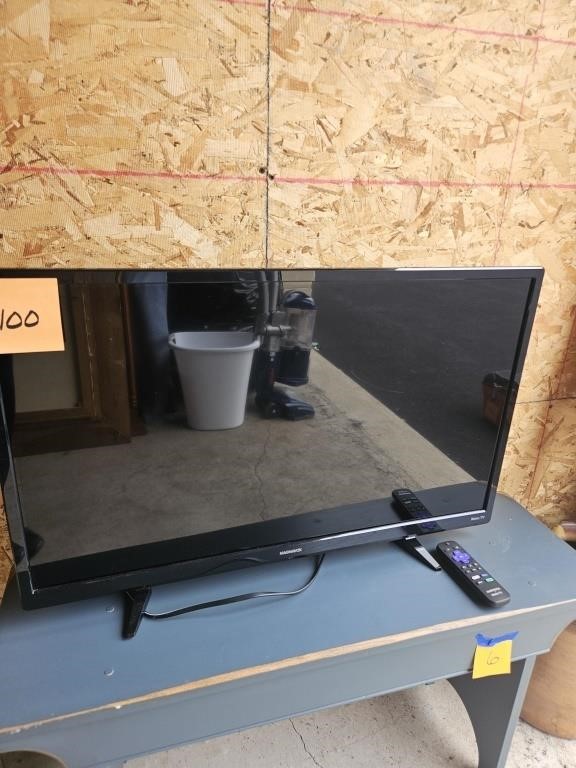 Magnavox smart TV. 34in