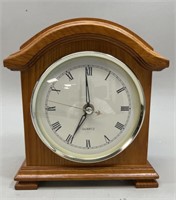 Wood Case Mantel Quartz Clock