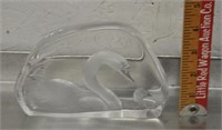 Glass swans paperweight