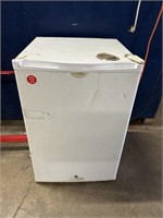 GARAGE FRIDGE-WORKS GREAT JUST NEEDS CLEANED UP