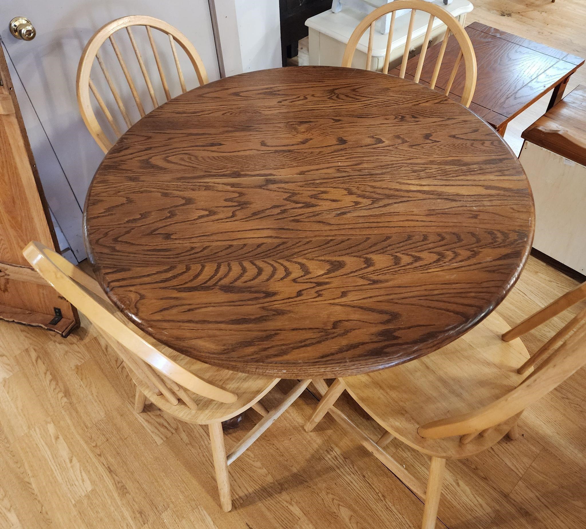 Round Oak Table & 4 Chairs W Leaf