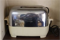 Vintage GE Toaster
