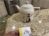 Tea pitcher