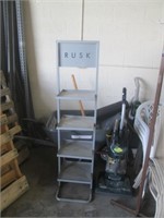 Rusk Store Display