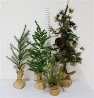 (4) Imitation Christmas Trees