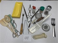 UTENSILS LOT