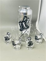 MidCentury drink shaker & 4 glasses - Music theme