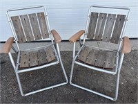 2 lawn chairs