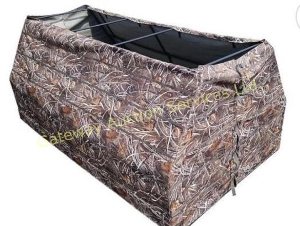 Venatic Hunting blind never used. Duck decoys,