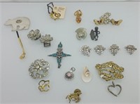 Pin and pendant lot 17 pc