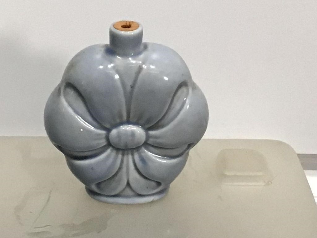 ONLINE ESTATE AUCTION = COLLECTIBLES, POTTERY, LAMPS, MORE