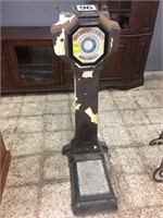 ANTIQUE CAST IRON "HOW MUCH DO YOU WEIGH" SCALE