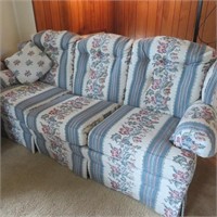 King Hickory Couch w/ Pillow