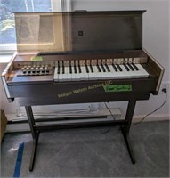 . Lmagnus Electric Cord Organ. 29 Wide. In Working