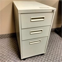 3 Drawer Metal File Cabinet     (R# 216)