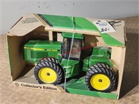 Ertl John Deere 8760 1/16 NOS in Orig Box 1988