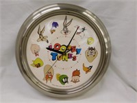 1996 Looney Tunes wall clock, battery operated,