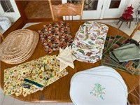Assorted table placemats and napkins
