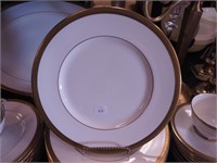 48 pieces of Royal Doulton dinnerware: Royal