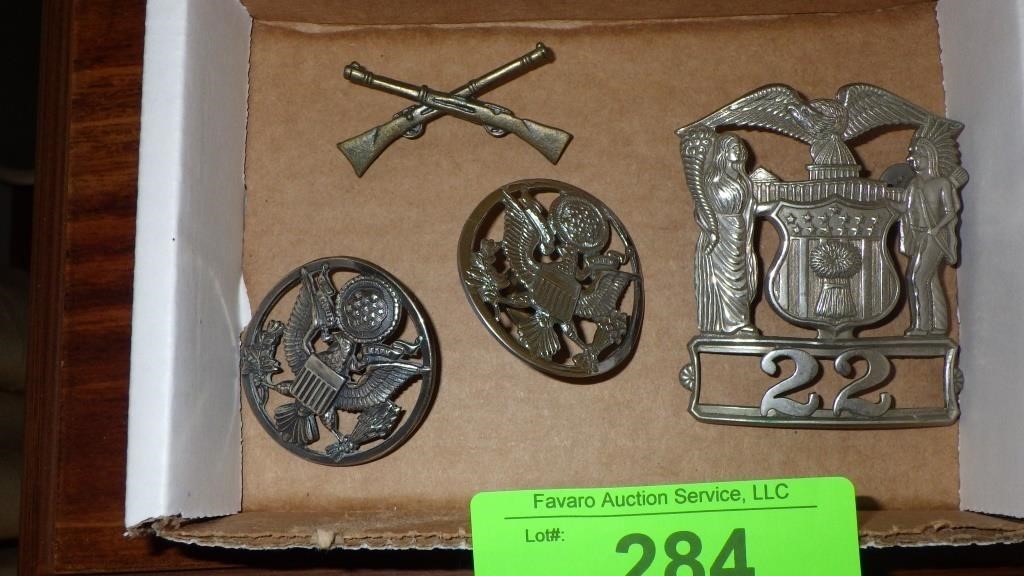 VINTAGE MILITARY BADGES