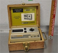 Portable digital capacitance meter