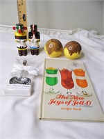2 Salt/Pepper Sets, Vtg Jell-O Book, MeasureSpoons
