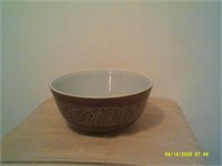 2.5 quart Brown white floral design Pyrex Bowl