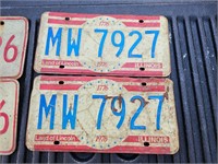 Pair of 1976 Illionois License Plate