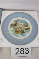 Avon 1977 Christmas Plate Series Plate