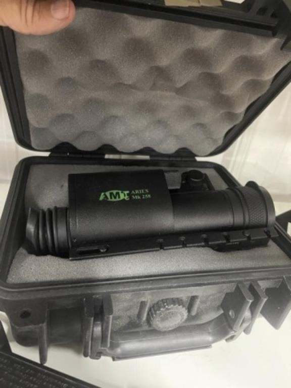 NIGHT VISION SCOPE AND CASE