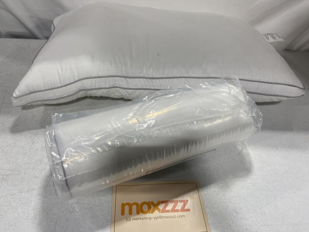 MAXZZZ PILLOW 1 SLIGHTLY USED 1 NEW