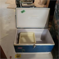 B223 Retro cooler, inner lid cracked, some wear