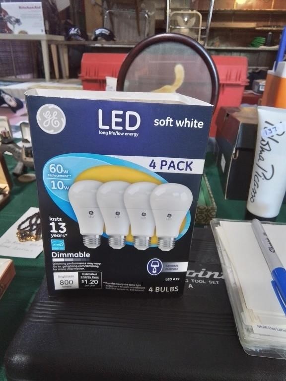 GELED soft white dimmable light bulb