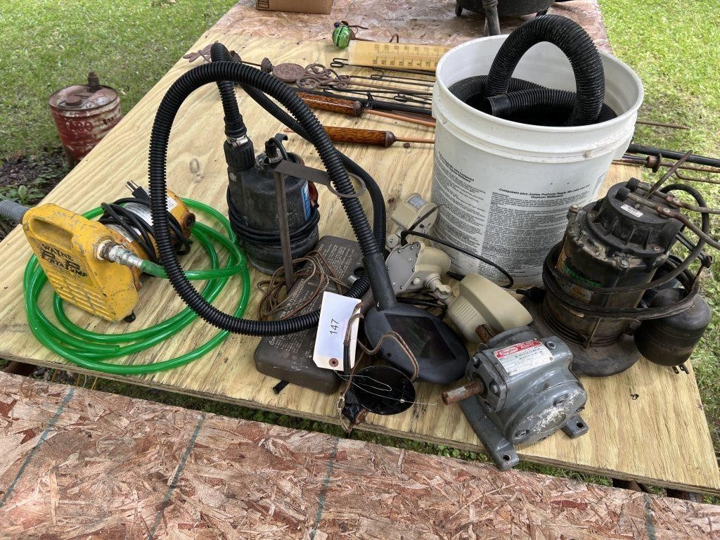 LOT OF SUMP AND WATER PUMPS