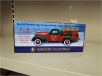 2013 Franklin mint limited Christmas truck NIB