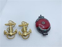 UNUSUAL PENDANT W/ RED CENTER, (2) ANCHOR PIN