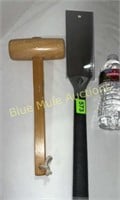 Saw & wood mallet