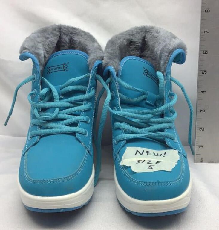 D1) NEW TEAL COLOR SHOES, SIZE 5, SO NICE!