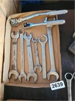 FLAT OF WRENCHES AND RATCHETS
