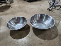 2 stainless bowls dog 12x5