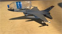 Model General Dynamics F16 Fighting Falcon Fighter