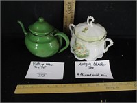 Vintage green teapot/cracker jar