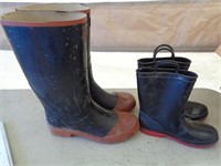 2 PAIR RUBBER BOOTS