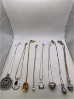 PENDANT NECKLACE LOT OF 8