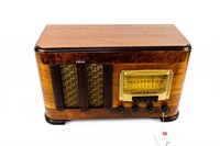 Silvertone R1171 Table Top Radio / Restored