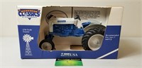 New Holland Ford 4000 Tractor, NIB, Country