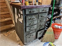 INDUSTRIAL HARDWARE CABINET