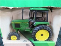 JD 2755 Utility Tractor
